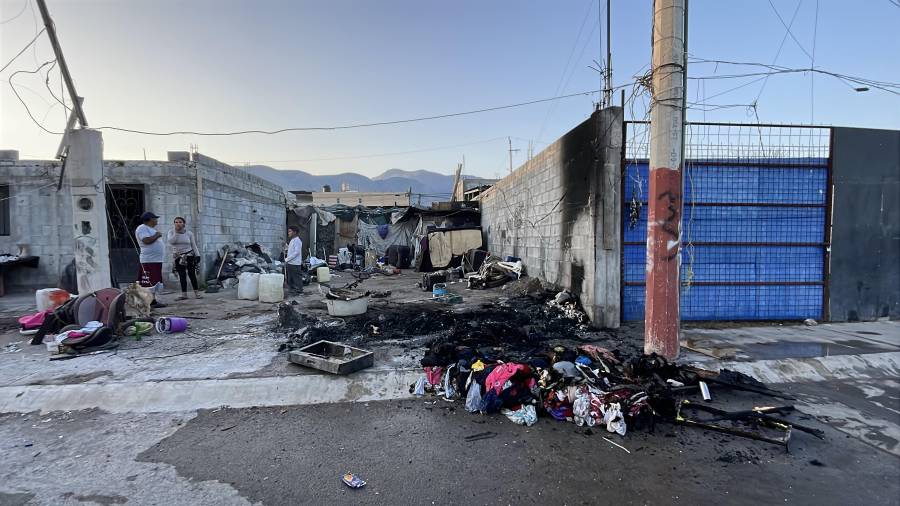 La mercancía de ropa, principal sustento de la familia, terminó reducida a cenizas.