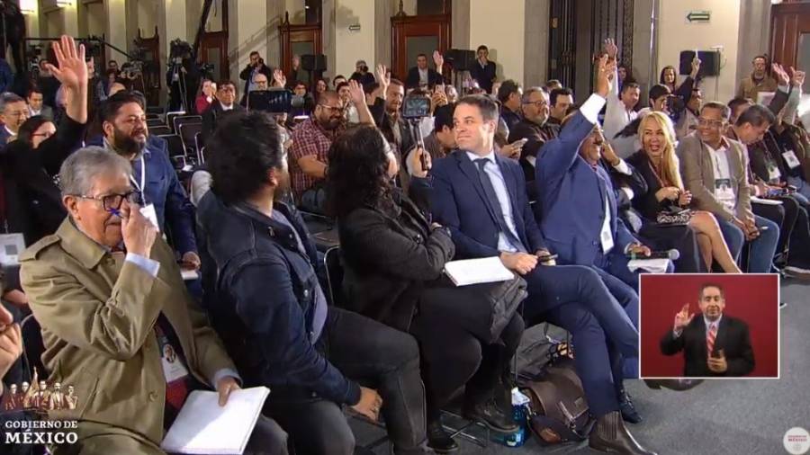 Reportero de 'La Mañanera' sí recibe dinero del GobiernoFederal