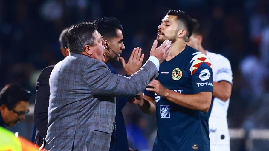 Miguel Herrera y Henry Martín se conocen como americanistas, así que el técnico lo quiere para el nuevo reto que ha tomado: el de hacer del Atlante un equipo triunfador.