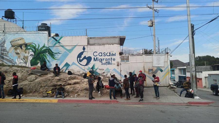 La Casa del Migrante en Saltillo se ha convertido en un punto clave de apoyo para miles de personas en tránsito que huyen de la crisis humanitaria y política en Venezuela y otros países de la región.