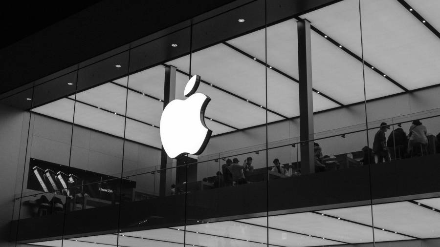 En 2024, ambas empresas pactaron una alianza con la que ChatGPT se integró al sistema operativo del iPhone.