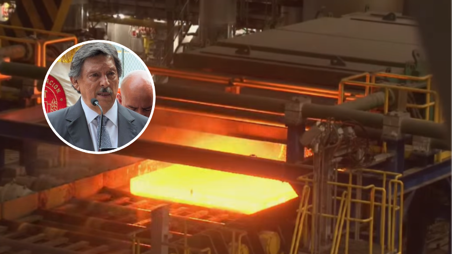 El líder sindical Gómez Urrutia hace referencia al molino de laminación Steckel, al que atribuyó capacidad para fabricar placas de acero de hasta dos pulgadas de espesor y alrededor de 2.20 metros de ancho.