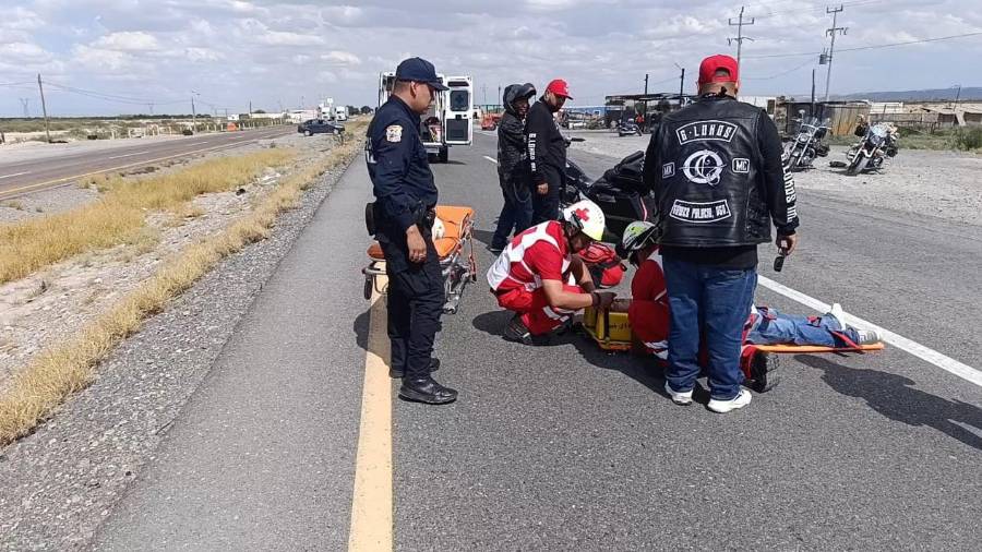 Paramédicos auxiliaron al lesionado y lo trasladaron a una clínica del IMSS.