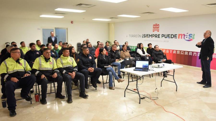 Más de 70 servidores de áreas como Contraloría, Tesorería, Obras Públicas y Protección Civil están registrados en este primer curso.