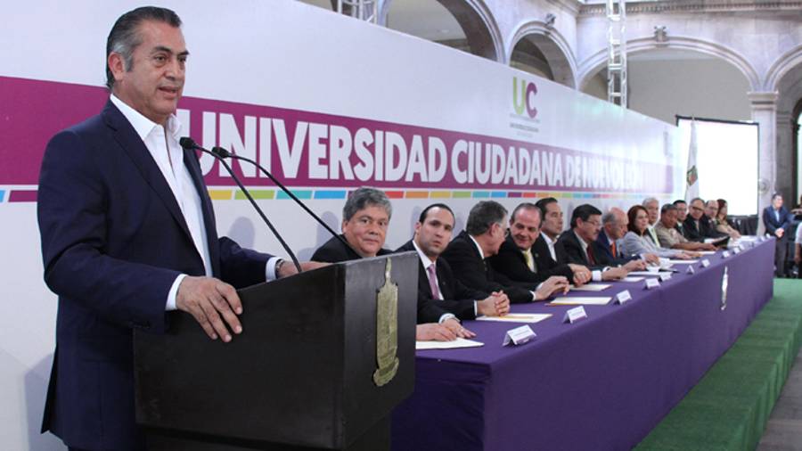 El Bronco presiona a maestros de universidad para que recolecten firmas