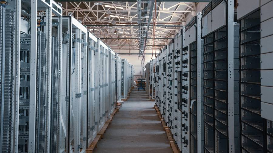En 2024, el mercado de centros de datos en México se valuó en mil millones de dólares; para 2030 se proyecta en 2.27 mil millones.