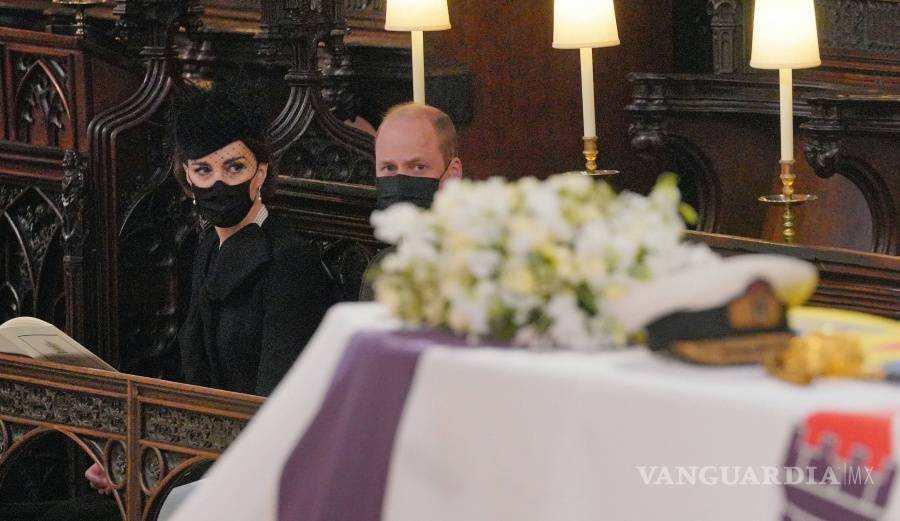$!Guillermo y Enrique se reencuentran en el funeral de su abuelo, el príncipe Felipe