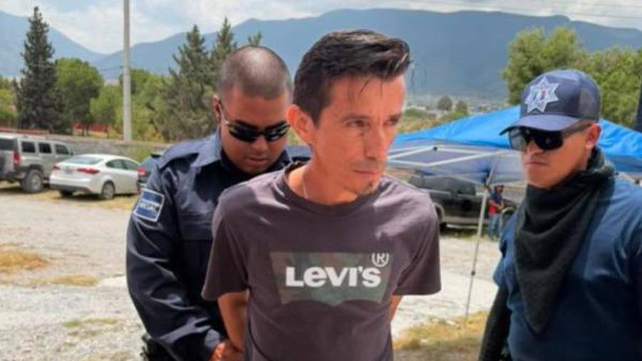 El comerciante fue detenido por elementos de la Policía Municipal y quedó a disposición del Ministerio Público, que determinará su situación jurídica.