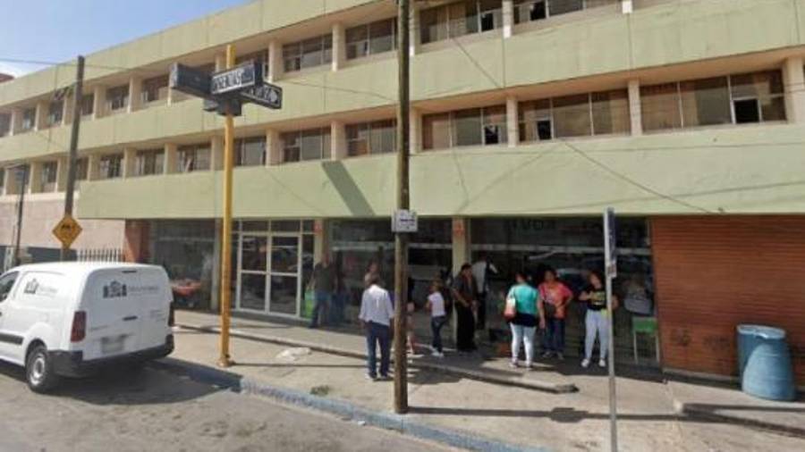 Don José Natividad tal vez sea trasladado a una clínica de especialidades en Monterrey, dada la gravedad de las quemaduras.