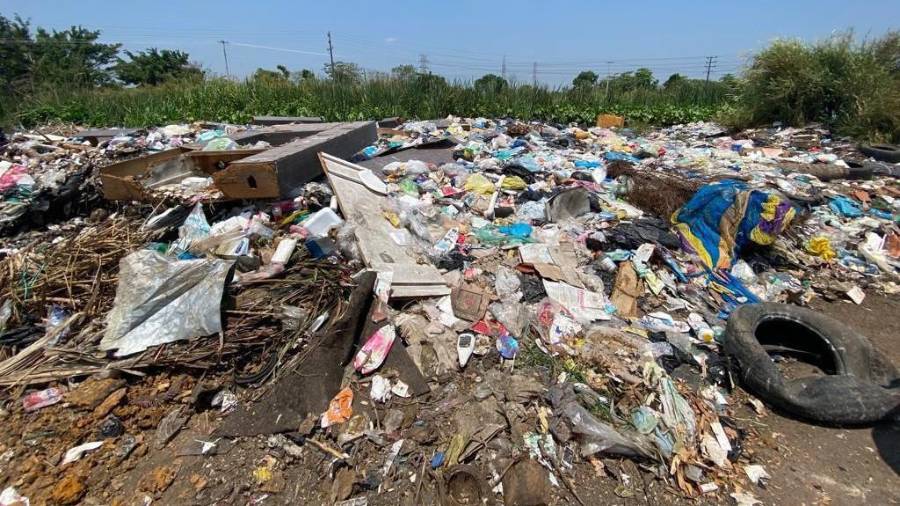 La dependencia municipal aplicó sanciones tras notificar a los dueños de los desechos.