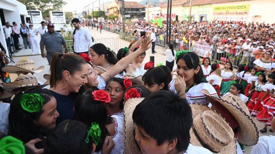 Claudia Sheinbaum inaugura y aborda el Tren Interoceánico en Tonalá, Chiapas