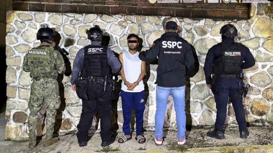 El detenido está relacionado con extorsiones a comerciantes del Mercado Central de Acapulco, homicidios y ataques contra transportistas, informó Harfuch.