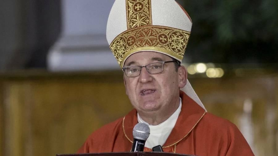 El obispo de Saltillo invitó a los fieles a acudir de manera escalonada a los templos para evitar aglomeraciones durante la festividad.