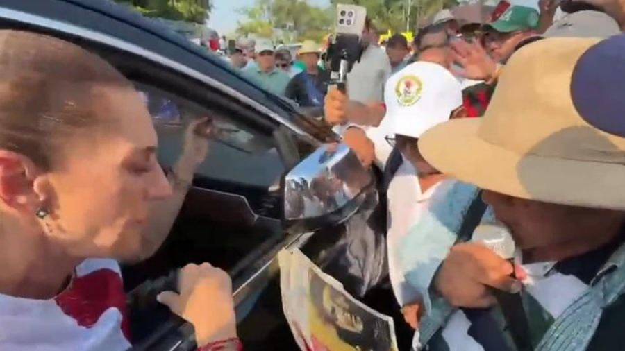 Docentes de la CNTE en Chiapas entregaron a la Presidenta un pliego de demandas tras un bloqueo en Palenque y obtuvieron fecha y hora para una mesa en Palacio Nacional.