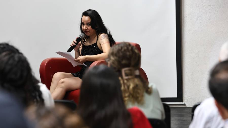 Esther Garcia desentraña la misoginia histórica en su nuevo poemario