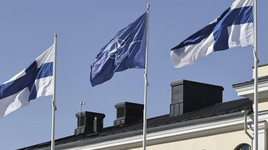 Finlandia prohibió las armas nucleares en virtud de su Ley de Energía Nuclear de 1987, que prohíbe la importación, fabricación, posesión y detonación de cualquier explosivo de este tipo en su territorio.