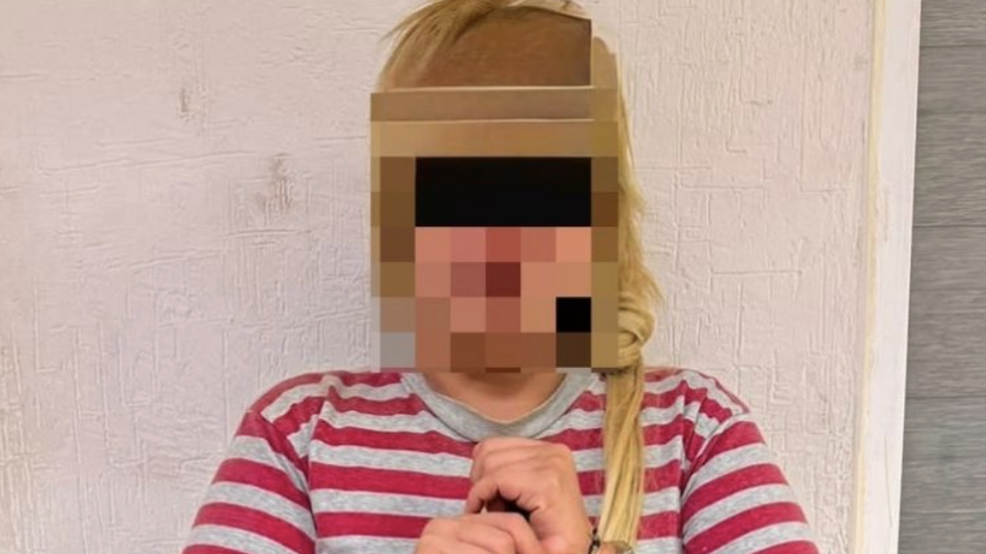 La madre de los menores fue señalada por no responder las llamadas de sus hijos mientras se encontraban solos en el domicilio.