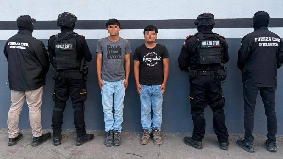 Por su presunta participación en una riña en el Fan Fest Monterrey fueron detenidos dos jóvenes, de 17 años, por elementos de Fuerza Civil, en Nuevo León.