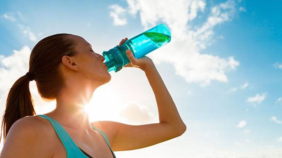 Roberto Bellock recomendó mantener una hidratación constante para reducir el riesgo de golpes de calor durante la temporada de altas temperaturas.