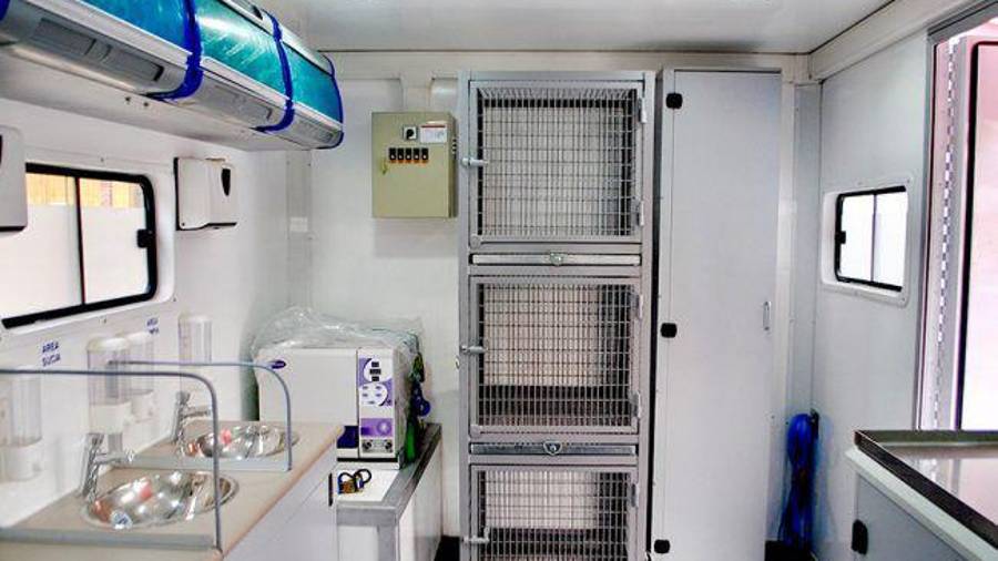 El municipio de Piedras Negras rehabilitó una unidad móvil para la práctica de cirugías de caninos y felinos, en diferentes colonias de Piedras Negras.