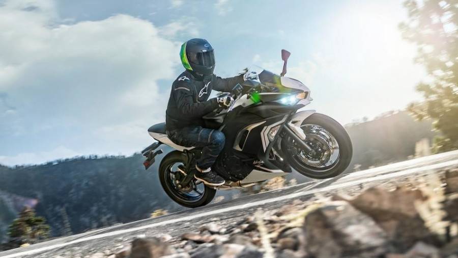 Kawasaki Ninja 650 2020, renovandóse para seguir liderando