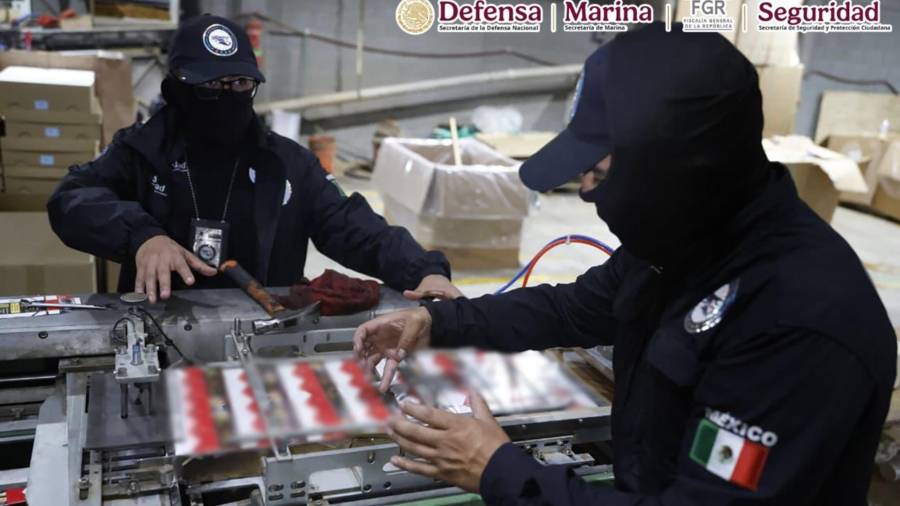 El titular de la SSPC dijo que se logró la detención de tres hombres de 46, 49 y 60 años de edad, dos de ellos de nacionalidad extranjera.