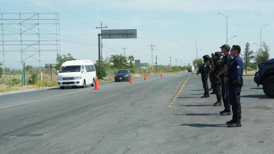 Elementos de seguridad desplegaron acciones en la zona tras el reporte de detonaciones en la colonia Burócratas, en Monclova.