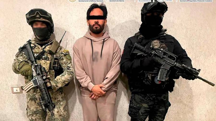 Aún no se define su situación jurídica por delitos relacionados con armas y narcotráfico.