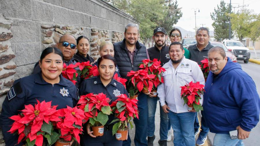 Personal de distintas áreas del Ayuntamiento se sumó a la jornada, recorriendo avenidas principales para fortalecer el vínculo con la ciudadanía.