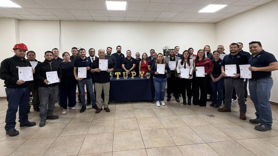 Los 16 colaboradores de Tupy recibieron su certificación como instructores CONOCER. FOTOS: CORTESÍA