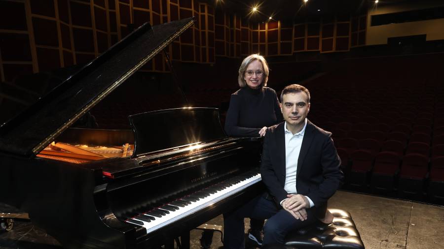 Carles &amp; Sofía Piano Dúo harán magia a cuatro manos con la Filarmónica del Desierto