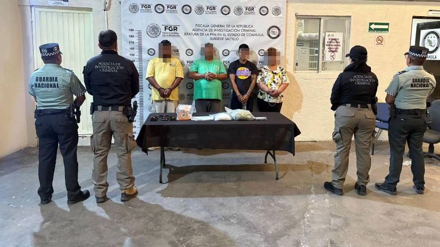 Cuatro personas fueron puestas a disposición de las autoridades tras el cateo realizado en Bellavista, donde también se encontraron bolsas de plástico y básculas grameras vinculadas presuntamente a actividades ilícitas.