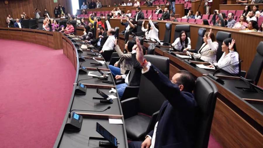 Los legisladores locales señalaron que la reforma busca regular el uso de la Inteligencia Artificial en la comisión de delitos.