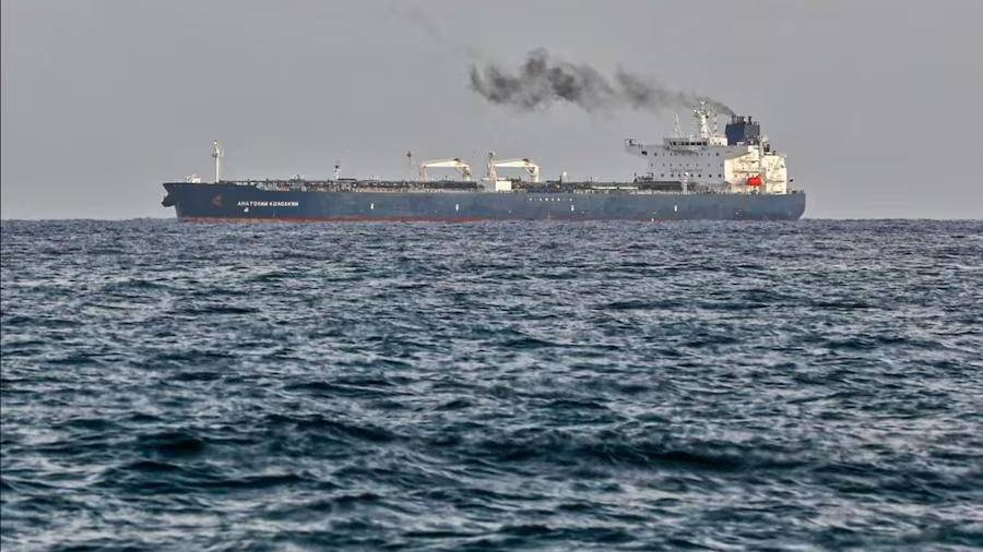 Unos 115 barcos pudieron salir del estrecho en los últimos días, y aún hay alrededor de 500 en la zona, dijo Arsenio Domínguez, secretario general de la agencia.