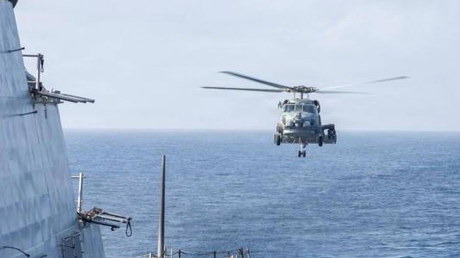 Un dron marino rescató a dos aviadores del ejército que iban a bordo del helicóptero de ataque Apache cuando cayó cerca de la vía marítima que Irán ha cerrado.