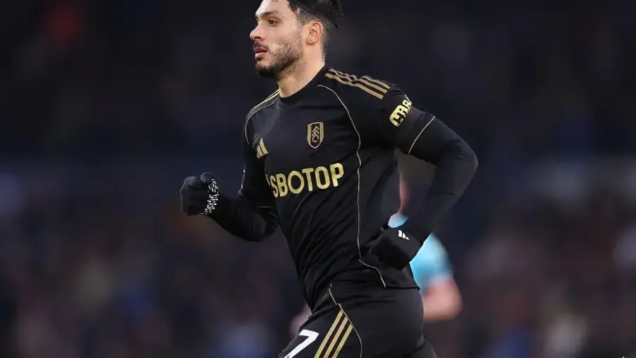 Raúl Jiménez ingresó en la segunda mitad y contribuyó a generar espacios que derivaron en el gol del triunfo.