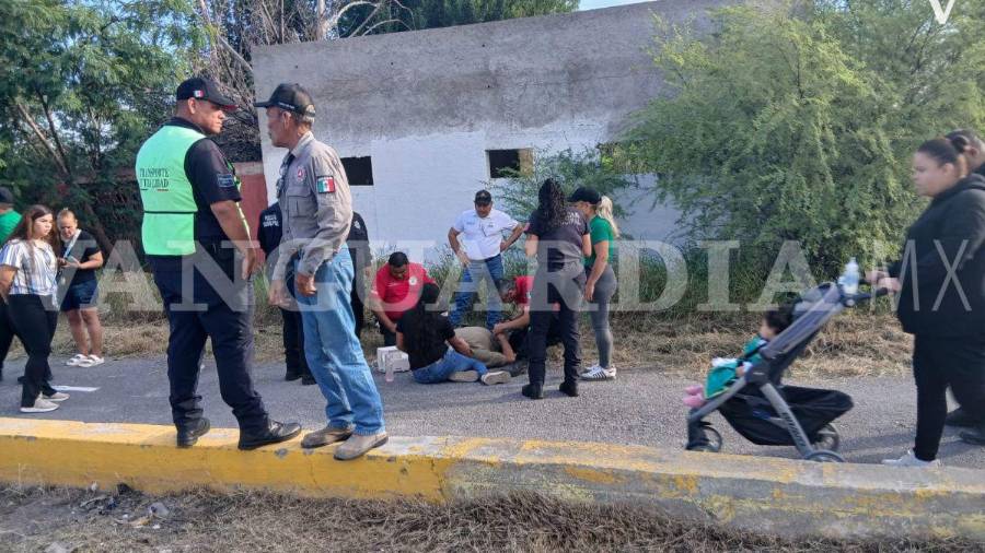 La mujer caminaba por el área de la ciclovía de la carretera 30 cuando se desvaneció durante su peregrinación.