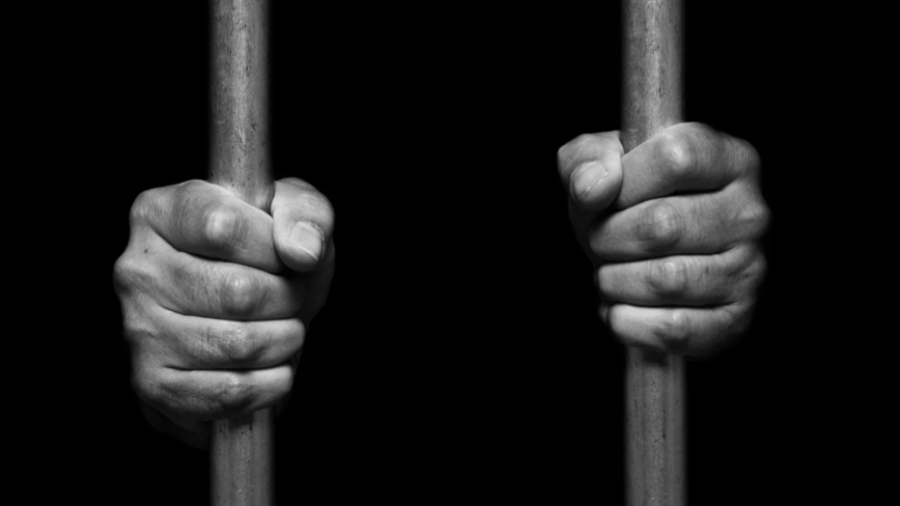 El detenido negó las acusaciones durante la intervención de los oficiales y posteriormente fue puesto a disposición de la autoridad competente.