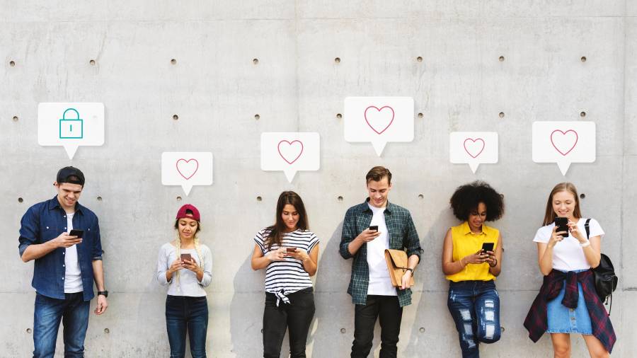 Las redes pueden ser nuestras aliadas en la búsqueda amorosa pero también nuestro verdugo, según Marina Romero.