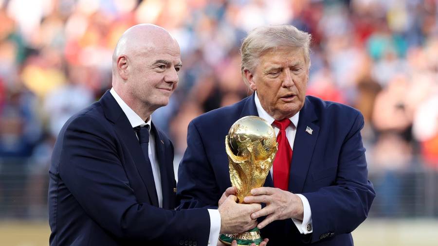 Gianni Infantino impulsa un proyecto que abriría el negocio de los Mundiales al capital privado, una decisión que ha encendido las alertas en el futbol internacional.