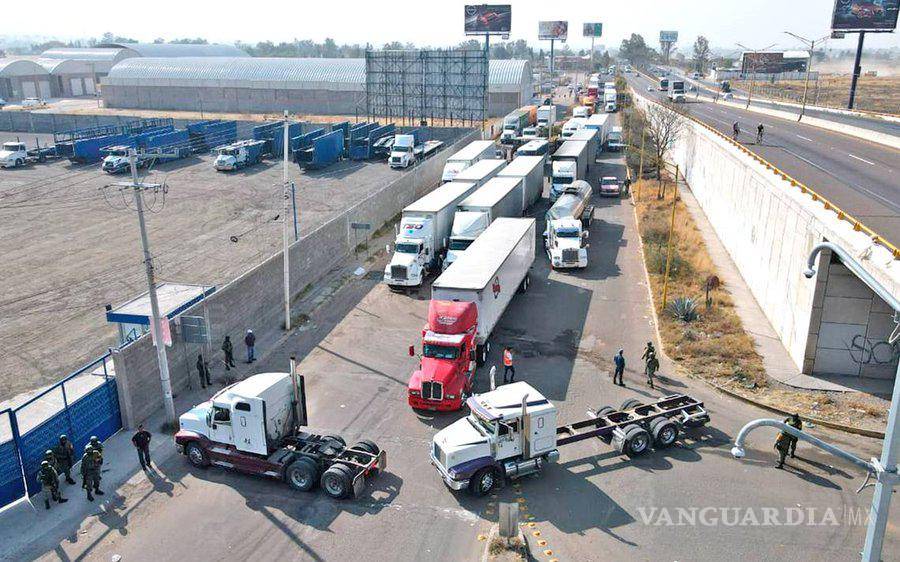 $!Transportistas dan un mes a autoridades para cumplir sus demandas