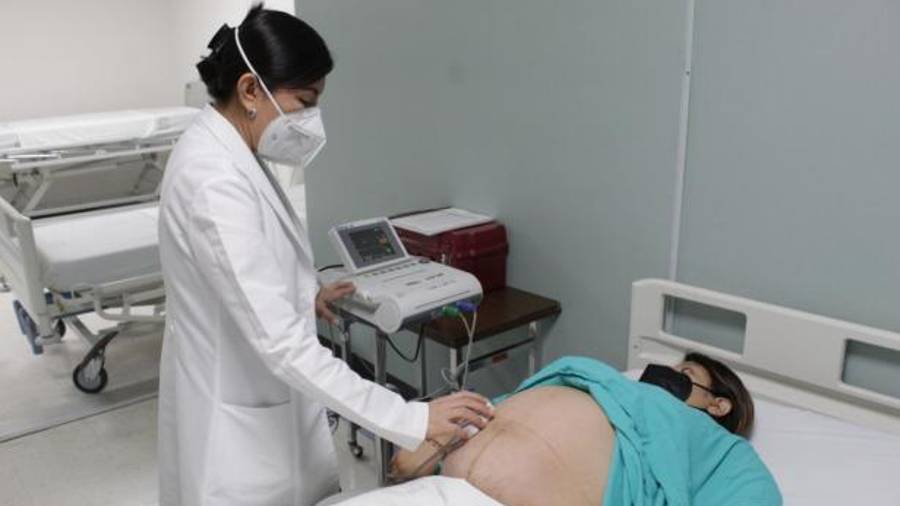 Especialistas del IMSS Coahuila destacan la importancia de la consulta preconcepcional como medida preventiva para un embarazo seguro.