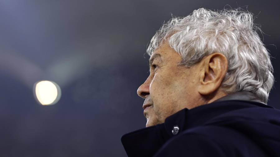 Mirea Luchescu permanecía en un hospital desde el 3 de abril, fecha en que Rumania peleaba por una plaza en el Mundial, pero que no lo pudo lograr.