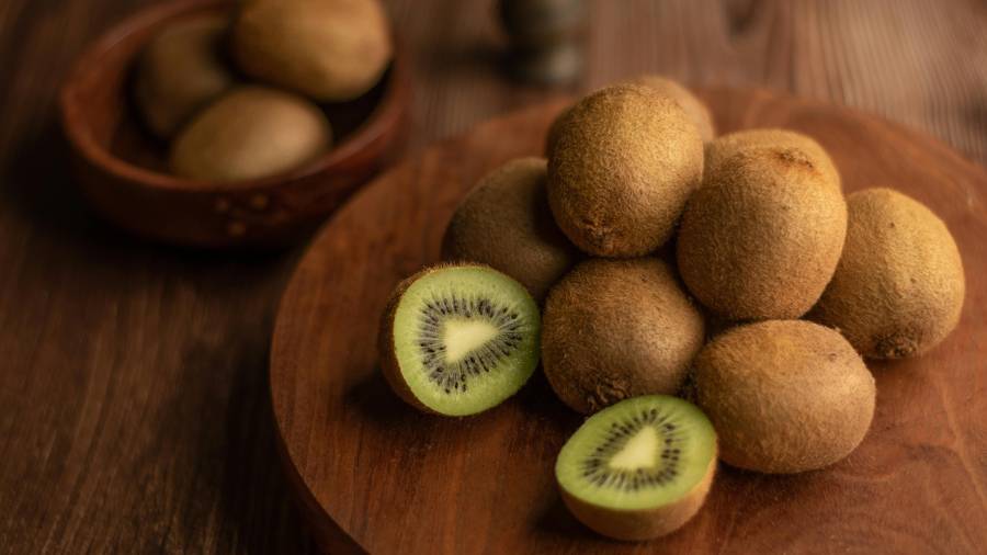 El kiwi no solo aporta frescura y sabor, sino también una combinación de nutrientes.