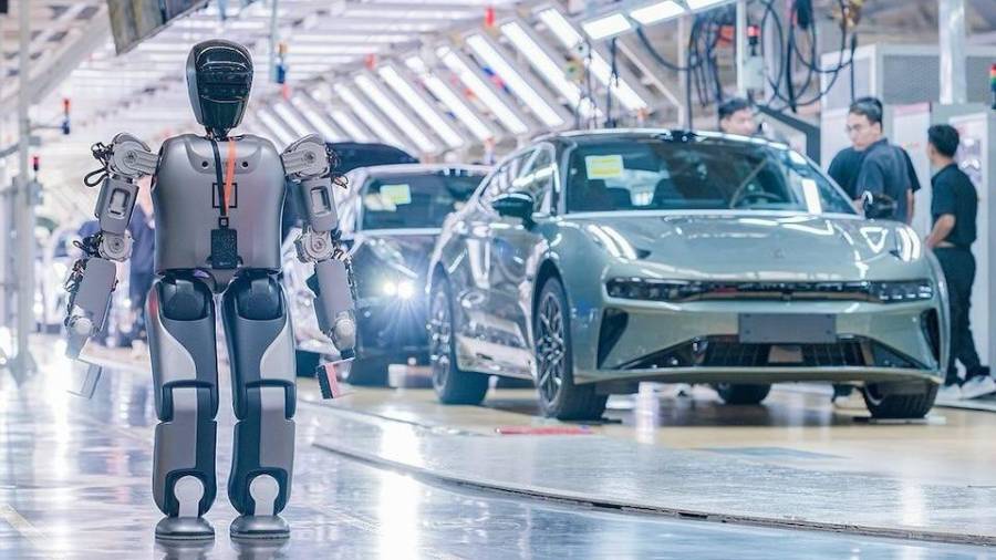 Directivos de empresas que han visitado China se han sorprendido de la fuerza robótica que tienen sus plantas.