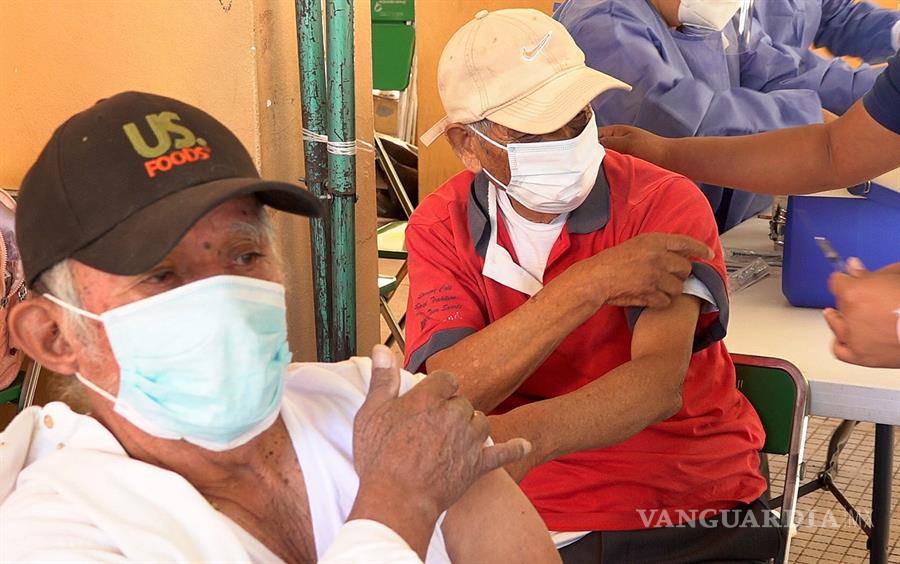 $!Vacunación a adultos mayores llega a los pueblos más recónditos de México