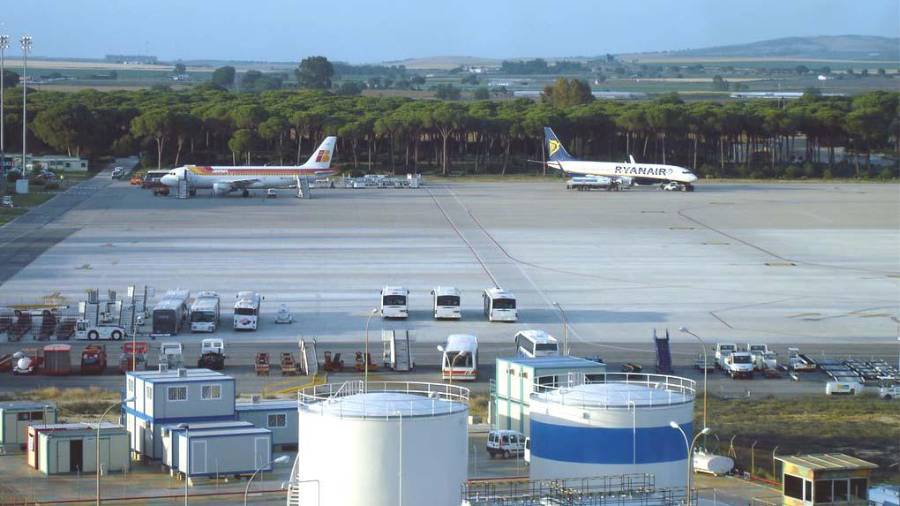 Se estimó que en un año estará lista la primera etapa del Aeródromo de Parras de la Fuentye y será para vuelos privados.