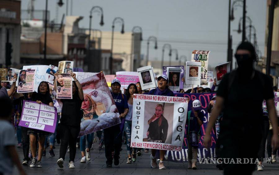 8M: Entre el dolor y la rabia con el grito de “Ni una más” miles de mujeres toman las calles en México (fotos)