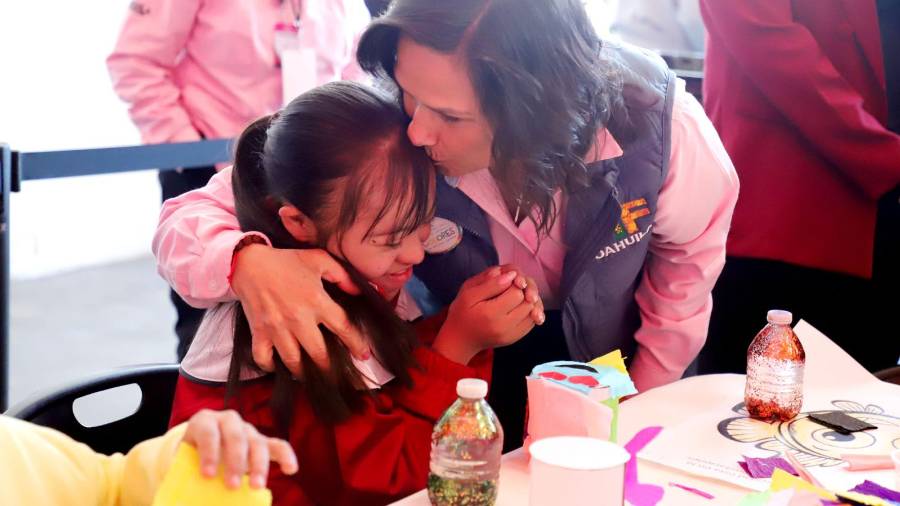 Talleres y conferencias brindan herramientas para el desarrollo integral de personas con síndrome de Down.