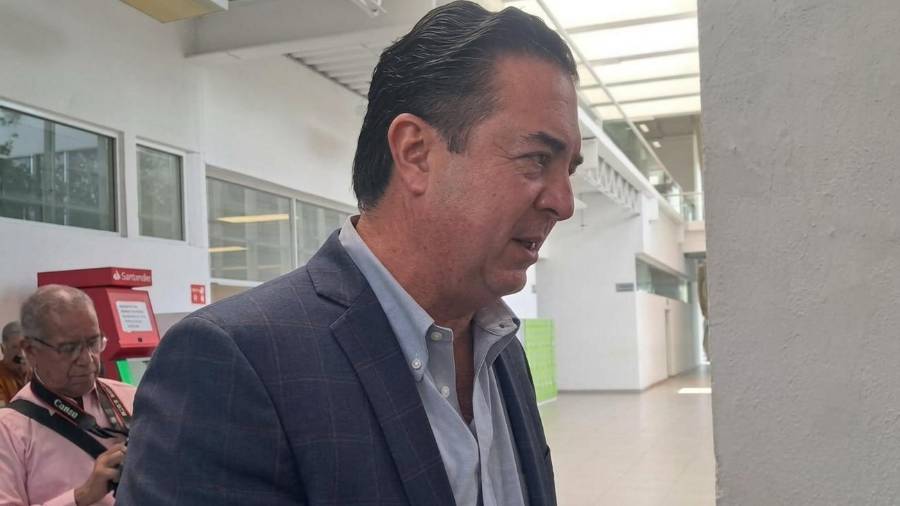 El director del IEEA, Jaime Bueno Zertuche, detalló que el decreto del INEA solo contempla educación básica, por lo que preparatoria queda fuera de su alcance.